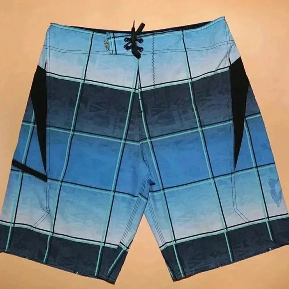 Salt Life Blue Geometric Swim Trunks Size 36‎ Summer Beach Board Shorts Swimsuit - Picture 1 of 4